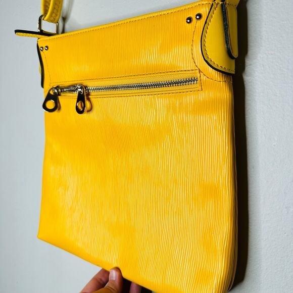 Unbranded Women's Sunshine Yellow Multiple Zipper Shoulder Straps Bag Size OS - Picture 6 of 13